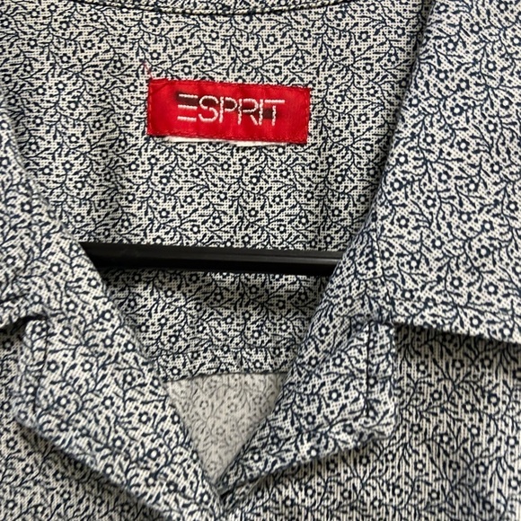 Esprit vintage button-down blouse, professional wear may be a med to large - Picture 2 of 5